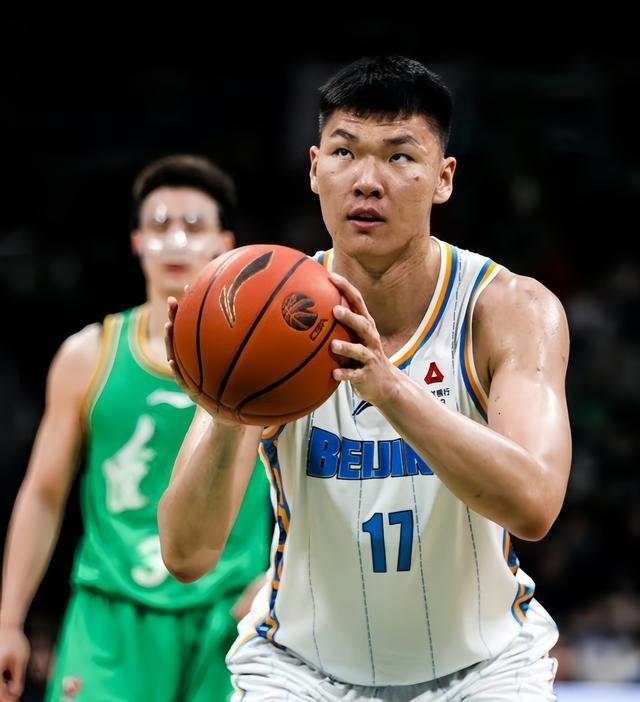 防守稳固扫荡对手，实现半决赛晋级